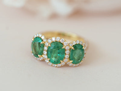 Express Unconditional Love with a Vibrant Emerald Engagement Ring