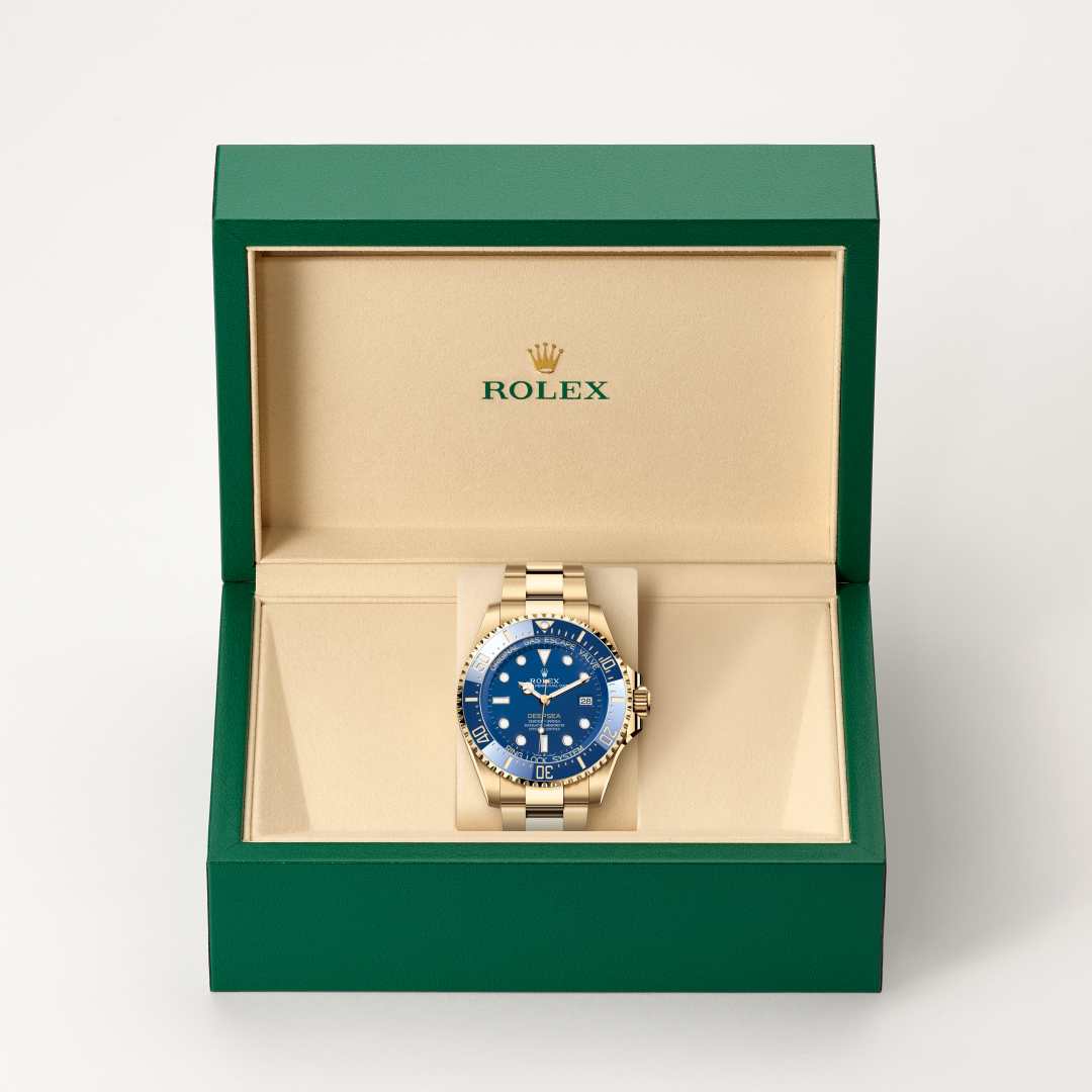 ROLEX純正　ディデイト　18ctイエローゴールド　LサイズBOX 付属16点 Rolex Deepsea in 18 kt yellow gold, M136668LB-0001