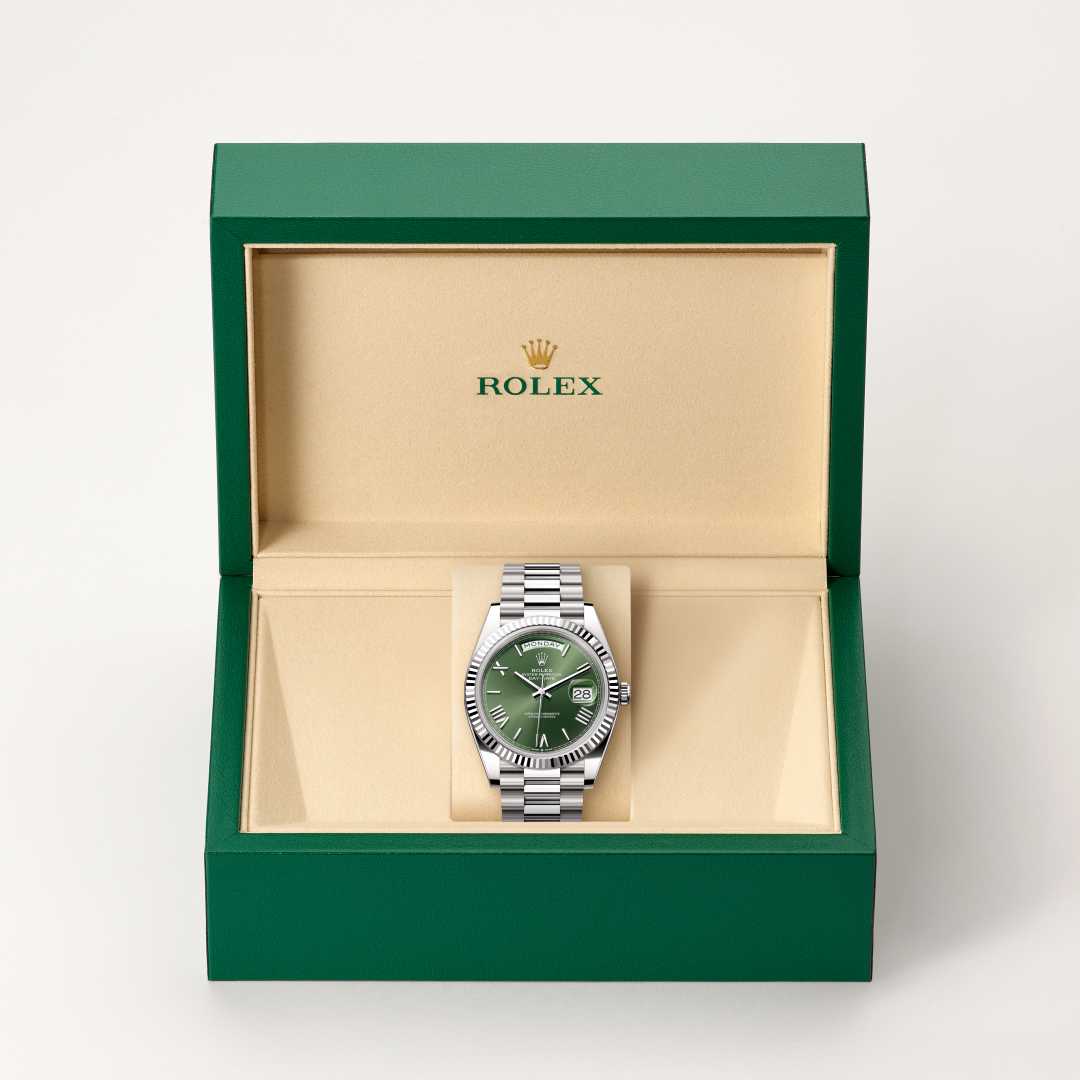 Rolex Day-Date in 18 kt white gold, M228239-0033