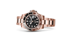 GMT-Master II, Oyster, 40 mm, Everose gold Laying Down