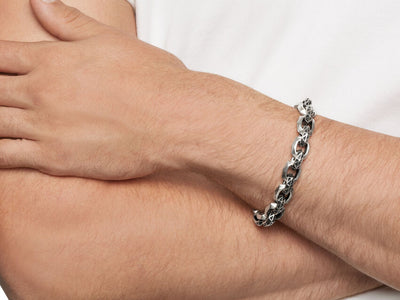 Black Diamond Rings: Why We Love Them and Think They Belong in Every Ring Stack