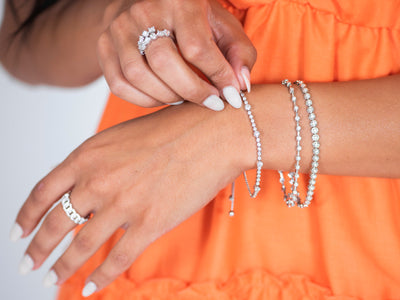 How to Select the Right Bracelet for Her Wrist