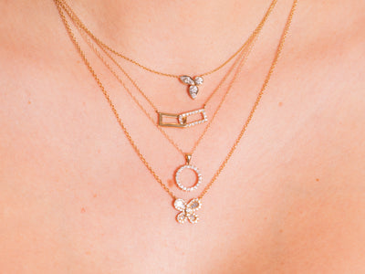Your Guide to Pendant Necklaces: From Popular Designs to Styling Tips