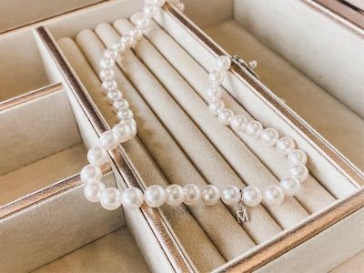 Your Milestone 30th Anniversary: Lavish Her with Lustrous Pearl Jewelry