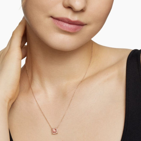 Morganite necklace in rose gold with diamonds