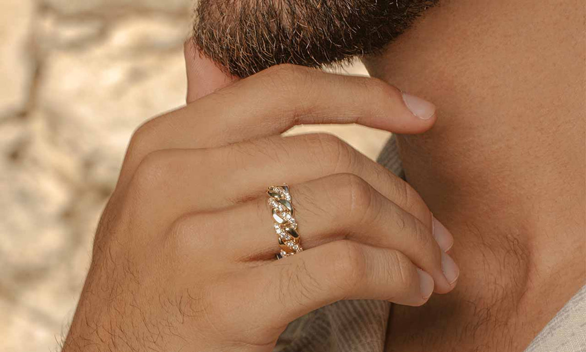 How to Shop for the Men’s Diamond Wedding Band of His Dreams