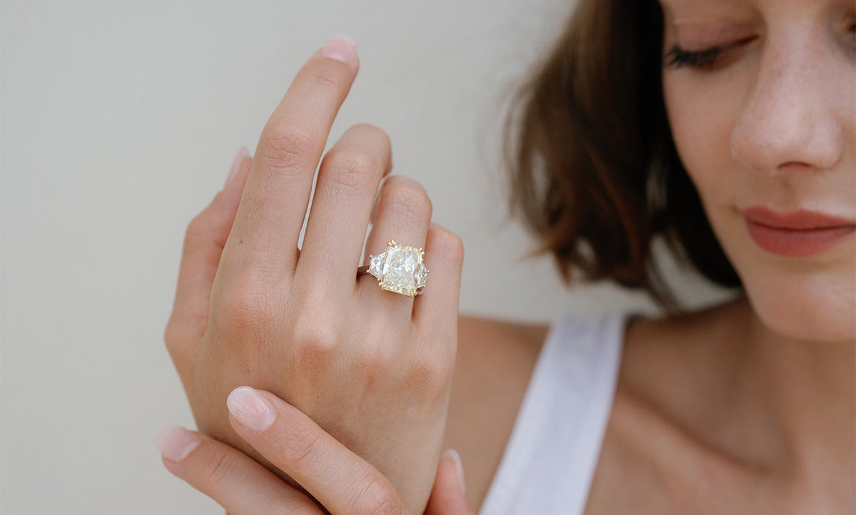 The Modern Glamour of Yellow Diamond Jewelry