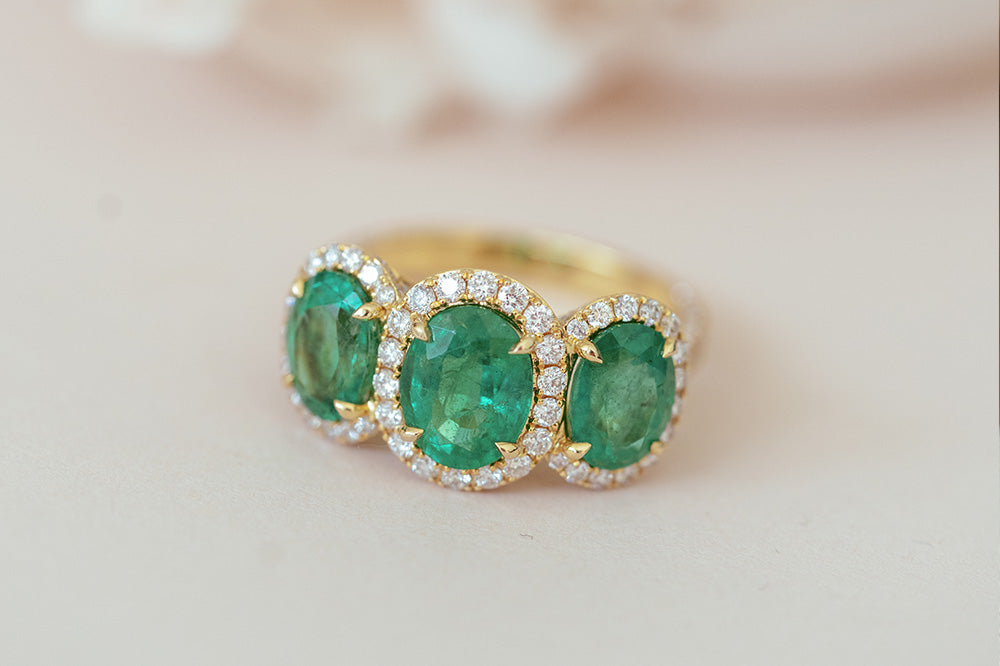 Express Unconditional Love with a Vibrant Emerald Engagement Ring