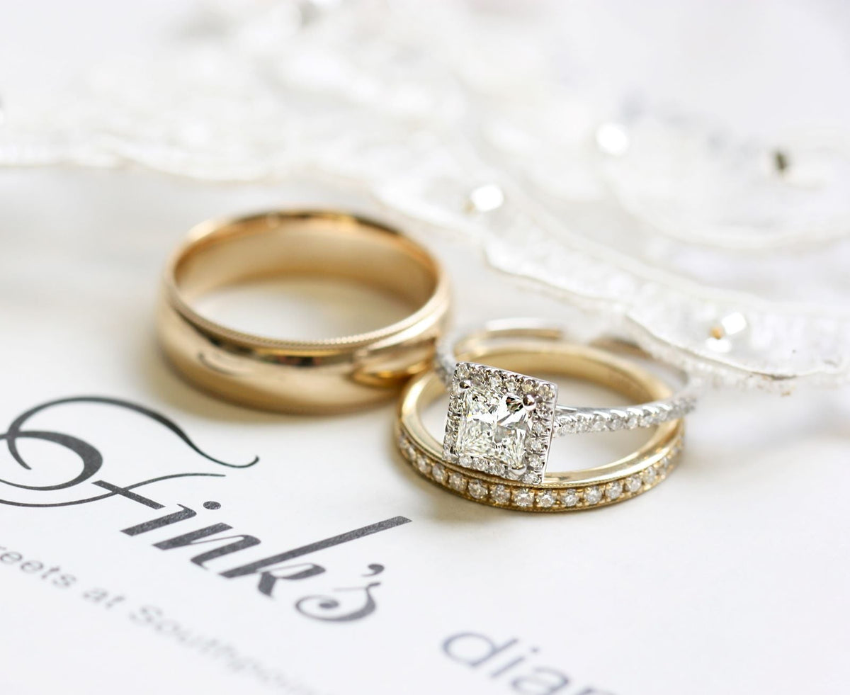 Men's and women's wedding rings