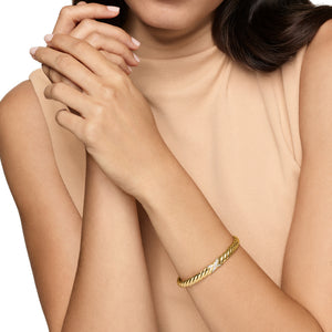 Sculpted Cable X Center Station Cuff in 18K Yellow Gold with Diamonds, 6mm