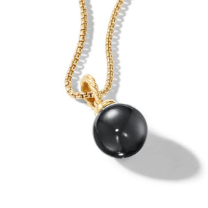 Pendant with Black Onyx in 18K Gold