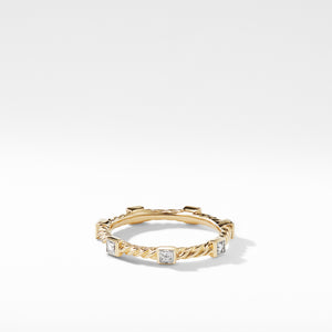 Ring with Diamonds in 18K Gold, Size 7