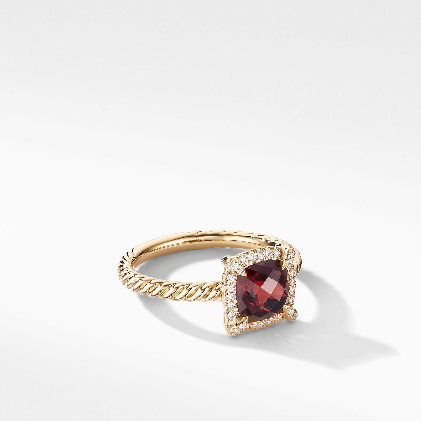 Petite Châtelaine® Pavé Bezel Ring in 18K Yellow Gold with Garnet, Size 6