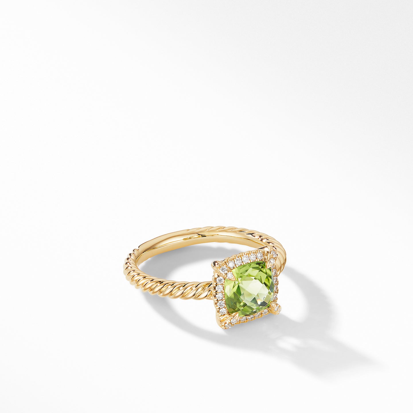 Petite Châtelaine® Pavé Bezel Ring in 18K Yellow Gold with Peridot, Size 6