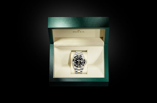 Sea-Dweller, Oyster, 43 mm, Oystersteel and yellow gold in Box