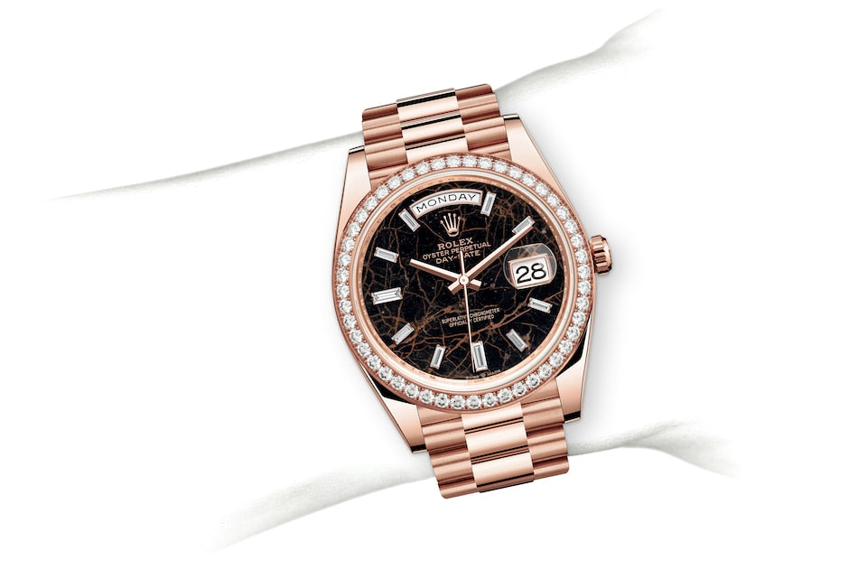 Day-Date 40, Oyster, 40 mm, Everose gold and diamonds Specifications