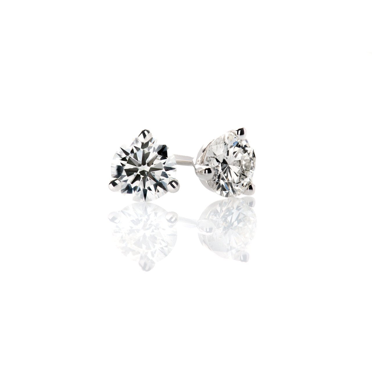 Sabel Collection Round Cut Diamond Studs